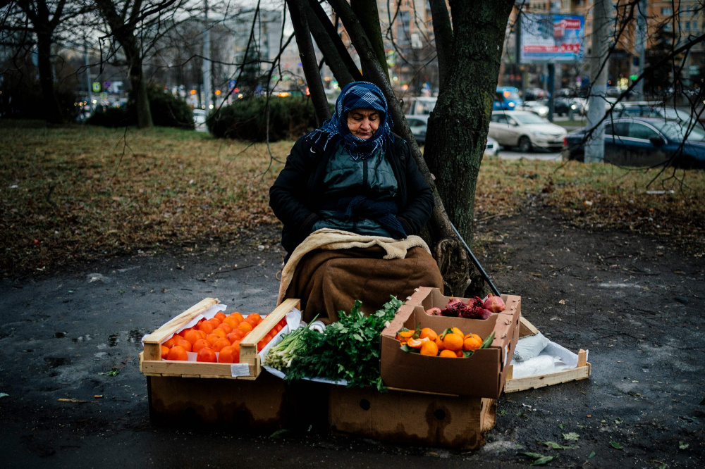 Уличная торговля фруктами, Москва, 2020. Фото Photo by Dimitar DILKOFF/АFP/Scanpix/LETA