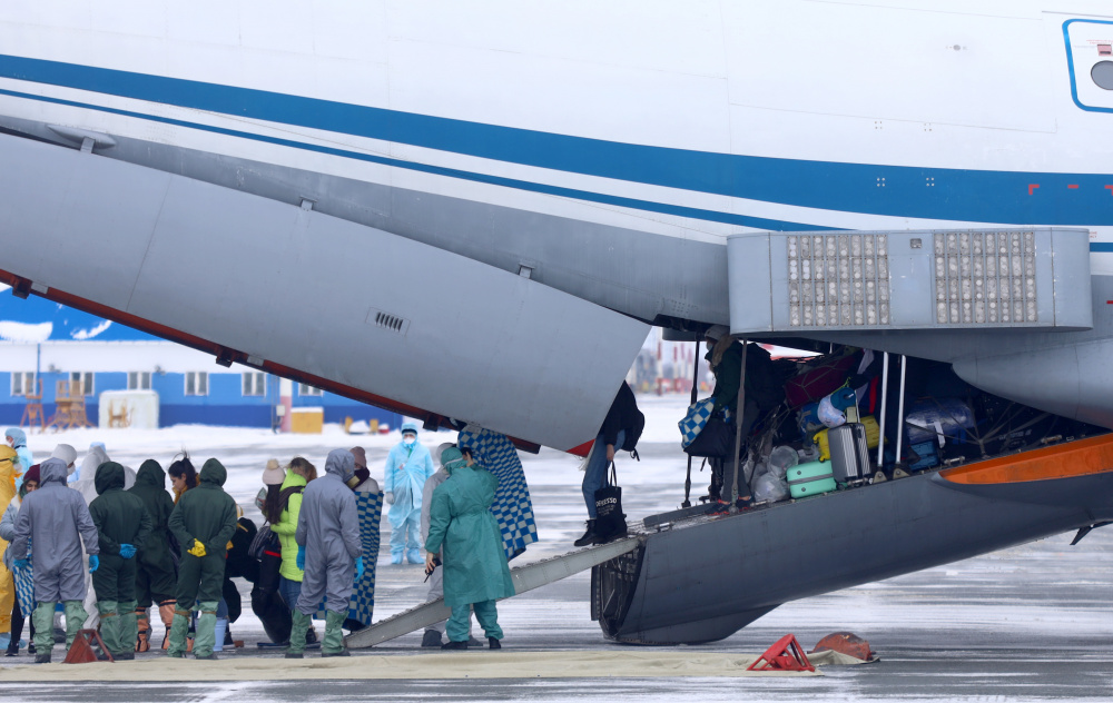 Прибывший в Тюмень самолет с эвакуированными россиянами. Фото TASS/Scanpix/Leta