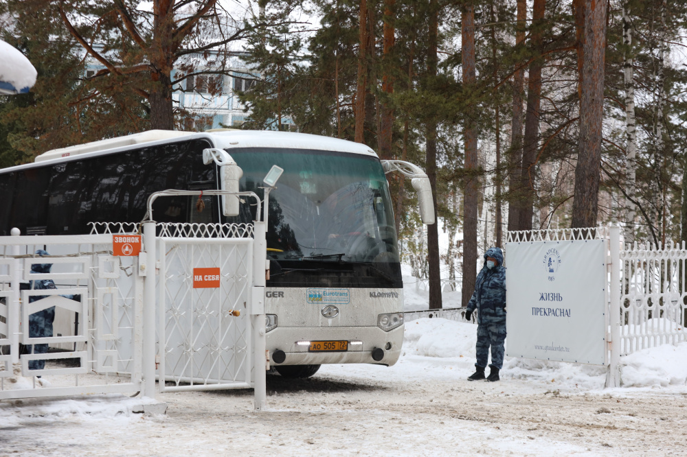 Прибытие эвакуированных в карантинный центр. Фото: Maxim Slutsky / TASS / Scanpix / Leta