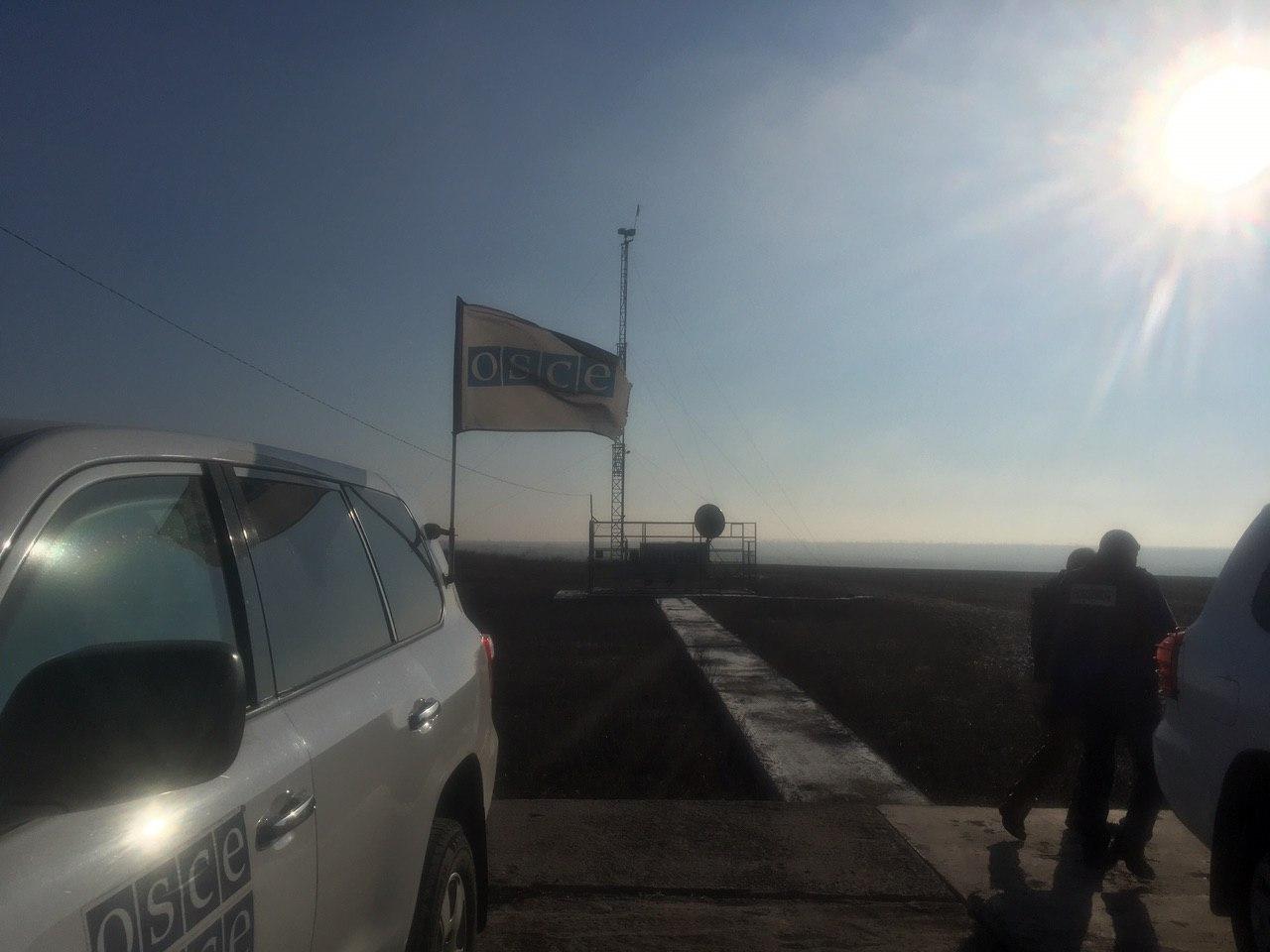 Технический пункт наблюдения ОБСЕ на линии разведения возле села Гнутово. Фото Spektr.Press