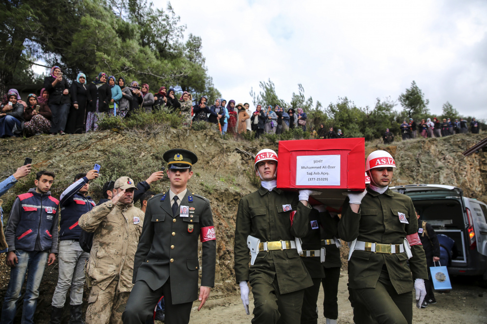 Похороны одного из погибших в Сирии турецких военнослужащих. Фото AP/Scanpix/LETA