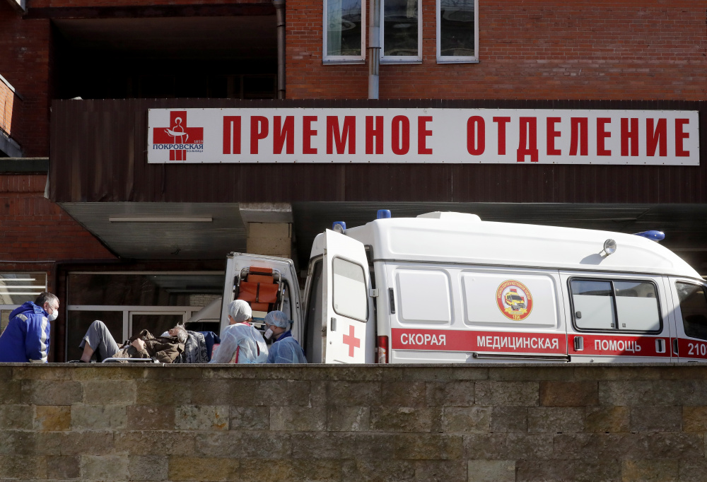 Приемное отделение Покровского госпиталя в Санкт-Петербурге. Фото EPA/ANATOLY MALTSEV/Scanpix/LETA