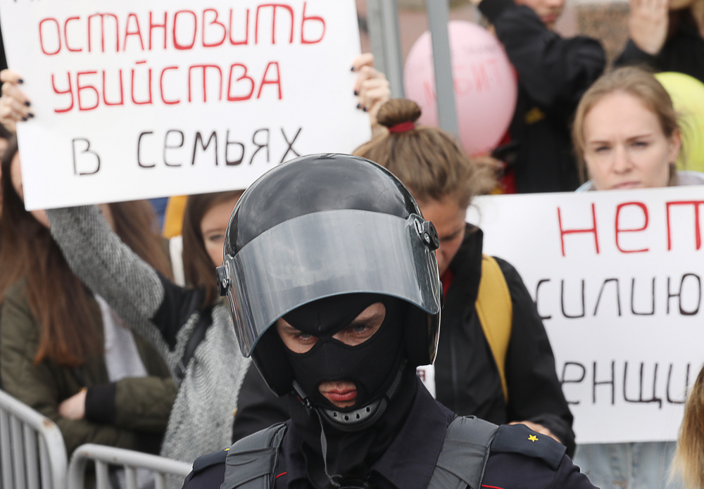 Митинг в поддержку сестер Хачатурян, пострадавших от домашнего насилия. Фото: Sergei Konkov / TASS / Scanpix / Leta