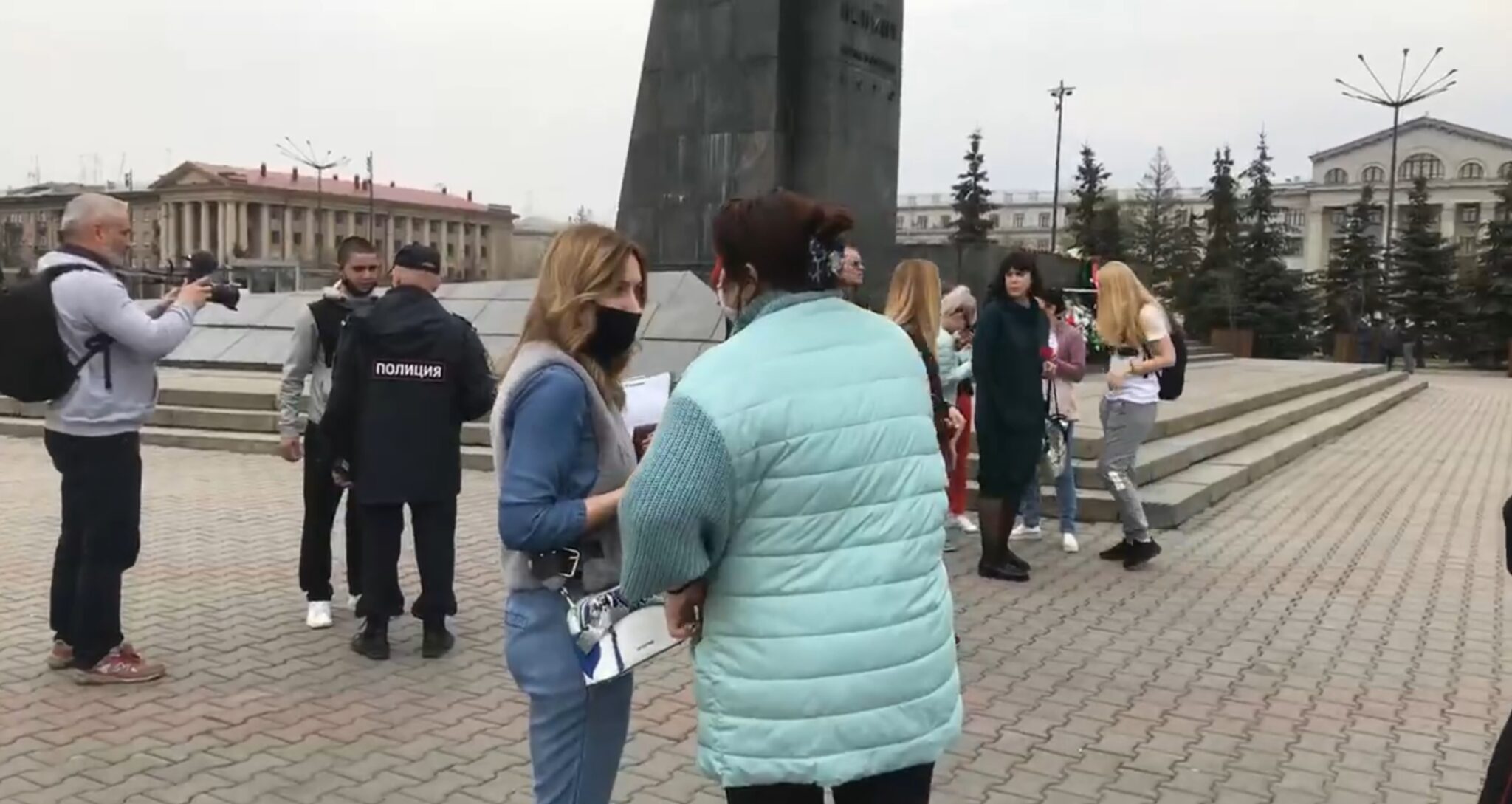 Митинг против режима изоляции в Красноярске. Фото: скрин видео