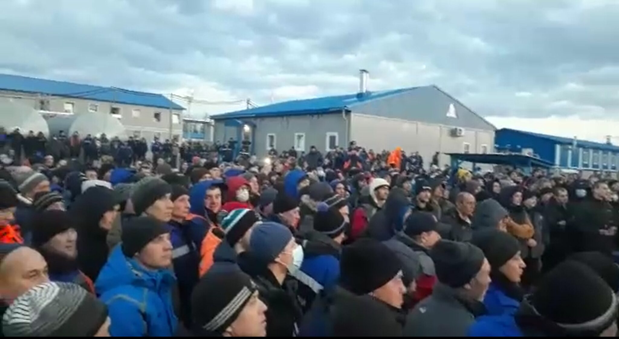 Митинг вахтовиков. Фото: скан видео