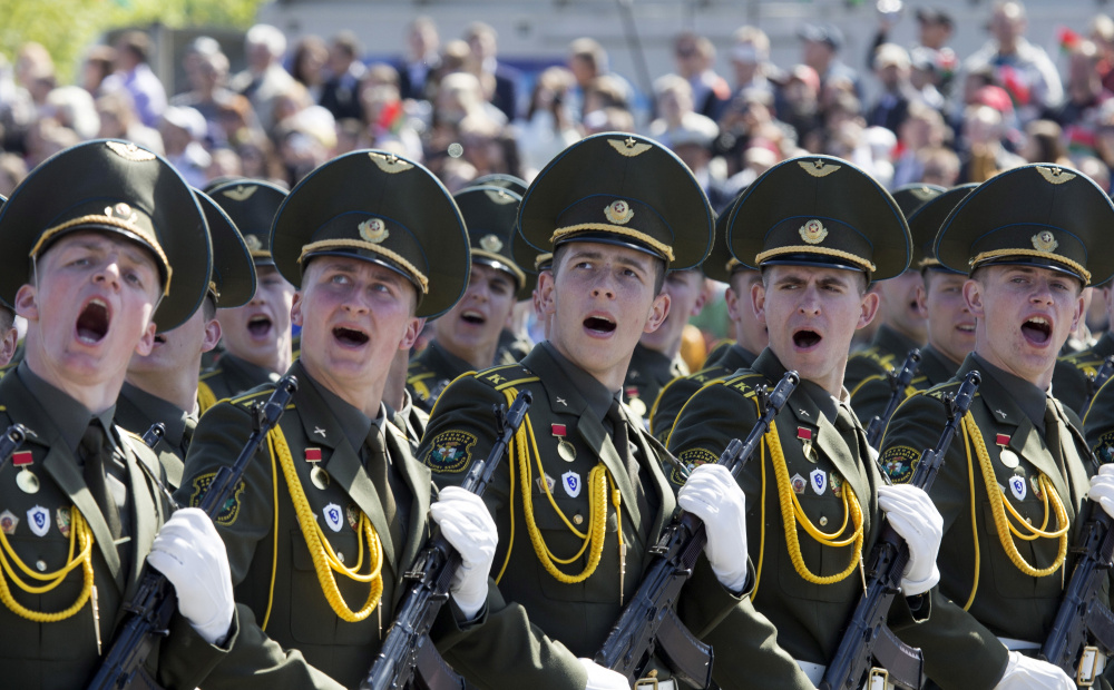 Парад Победы 9 мая 2015 года в Минске. Фото REUTERS/Vasily Fedosenko/Scanpix/Leta