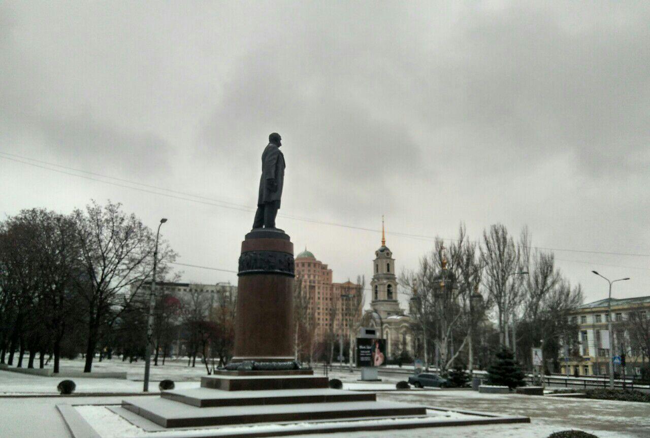 Памятник Тарасу Шевченко в центре Донецка. Фото Дмитрий Дурнев для Spektr.Press