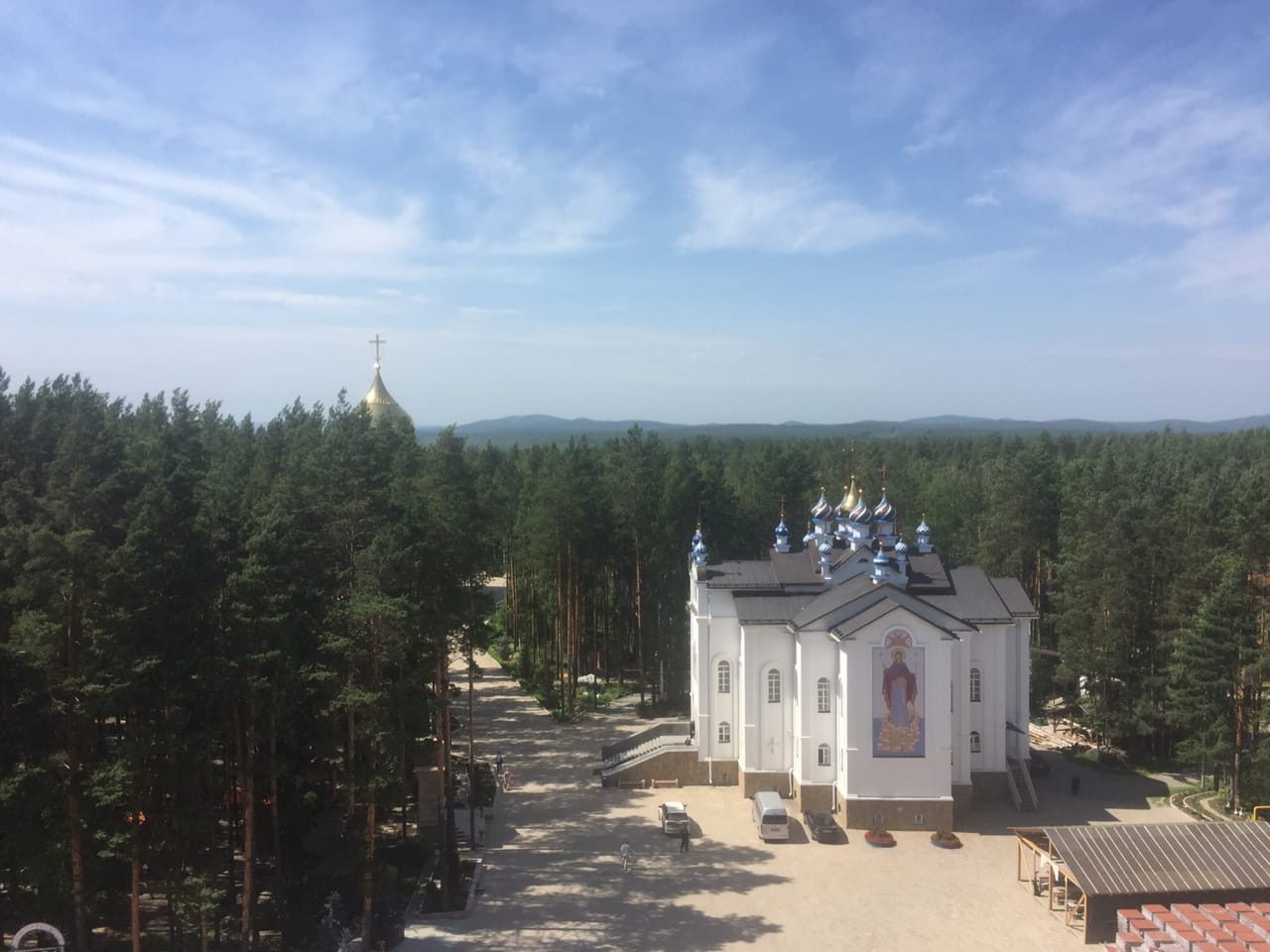 Территория Среднеуральского женского монастыря. Фото со страницы пользователя вконтакте Кирилла Деньгина