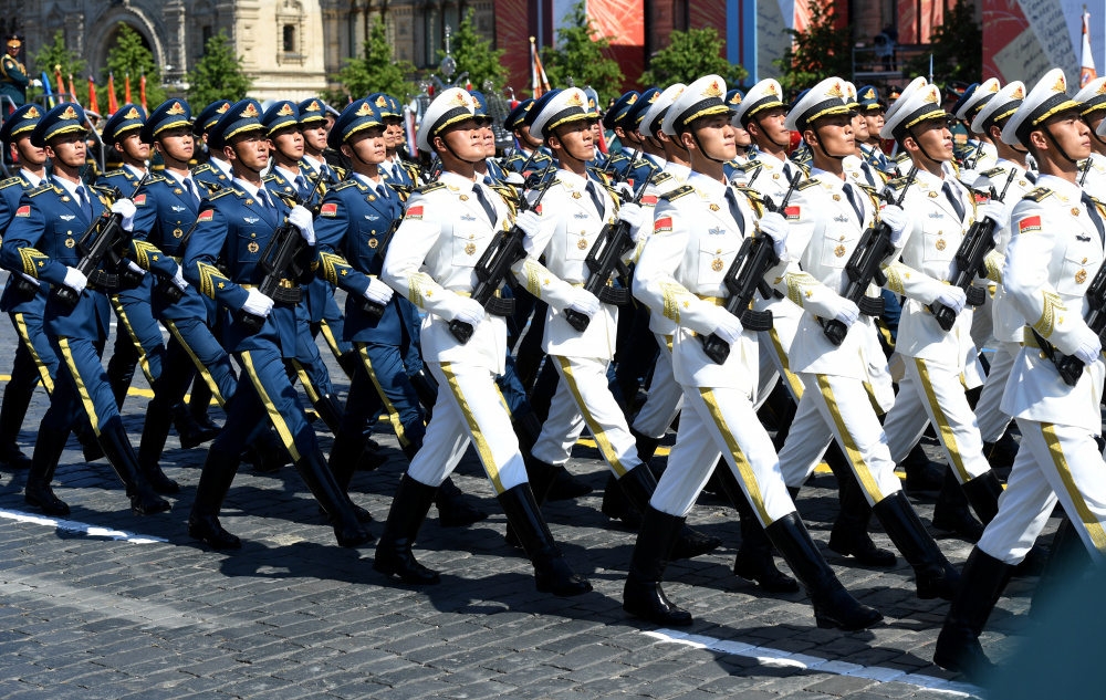 Солдаты Народно-освободительной армии Китая маршируют на параде Победы 24 июня 2020 года в Москве. ФотоSergey Pyatakov via REUTERS/Scanpix/Leta