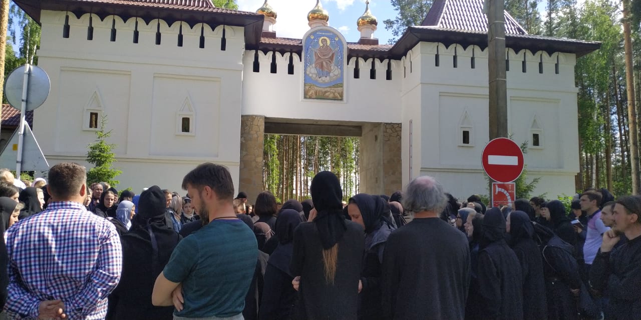 Территория Среднеуральского женского монастыря. Фото со страницы Всеволода Могучего в вконтакте