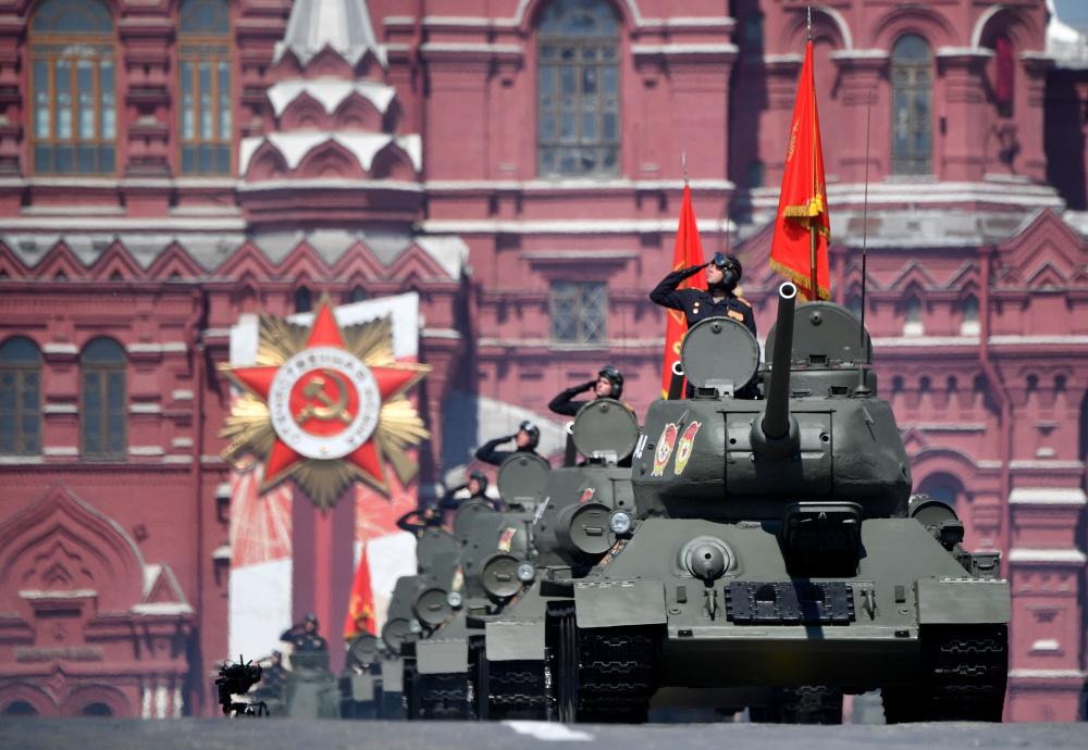 Танки Т-34 на Красной площади в Москве на параде Победы 24 июня 2020 года. Фото Alexander NEMENOV/AFP/Scanpix/Leta
