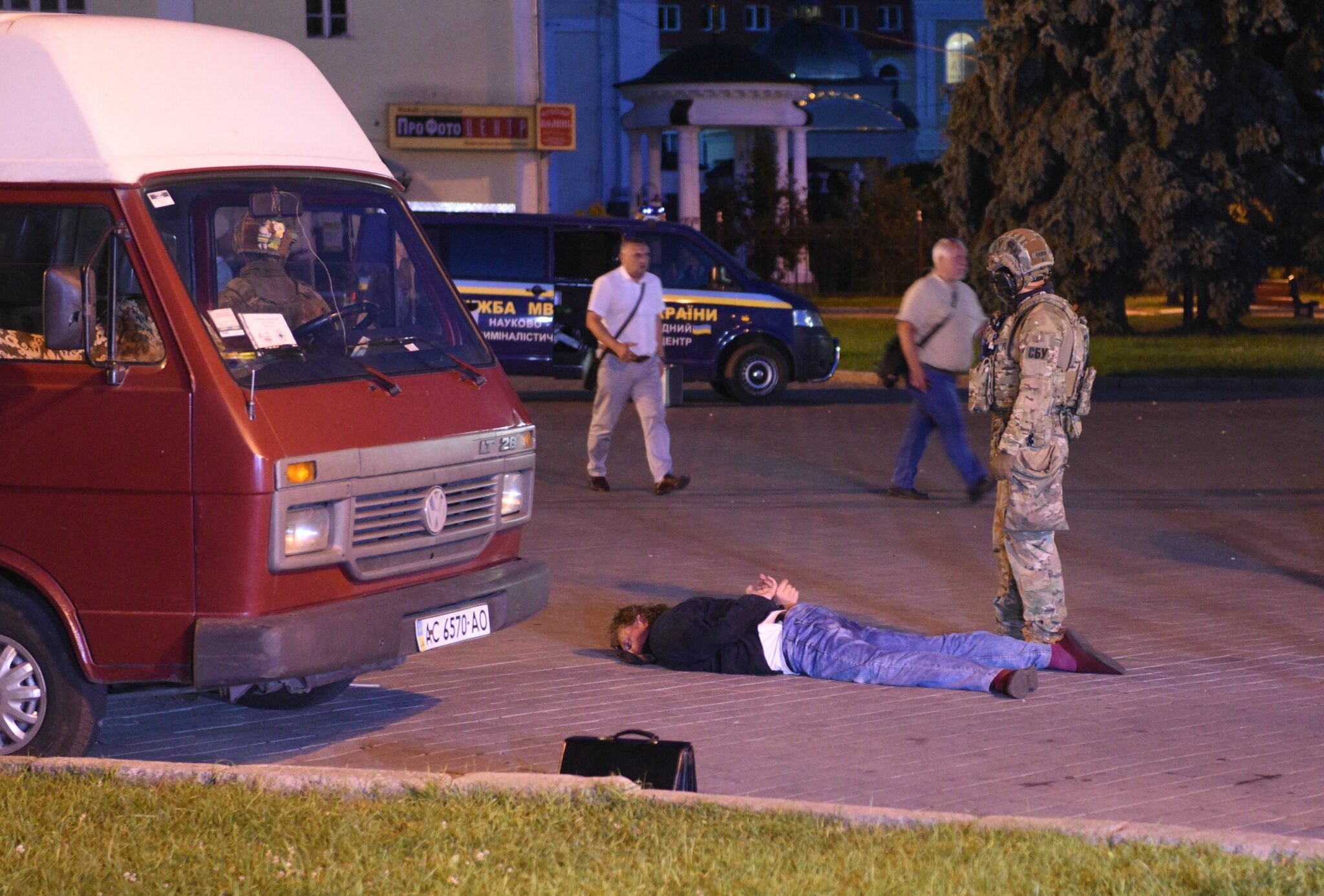 Задержание предполагаемого террориста в Луцке. Фото YURIY DYACHYSHYN / AFP/Scanpix/Leta