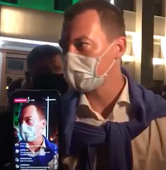Михаил Дегтярев вышел к протестующим. Скриншот видео Mash