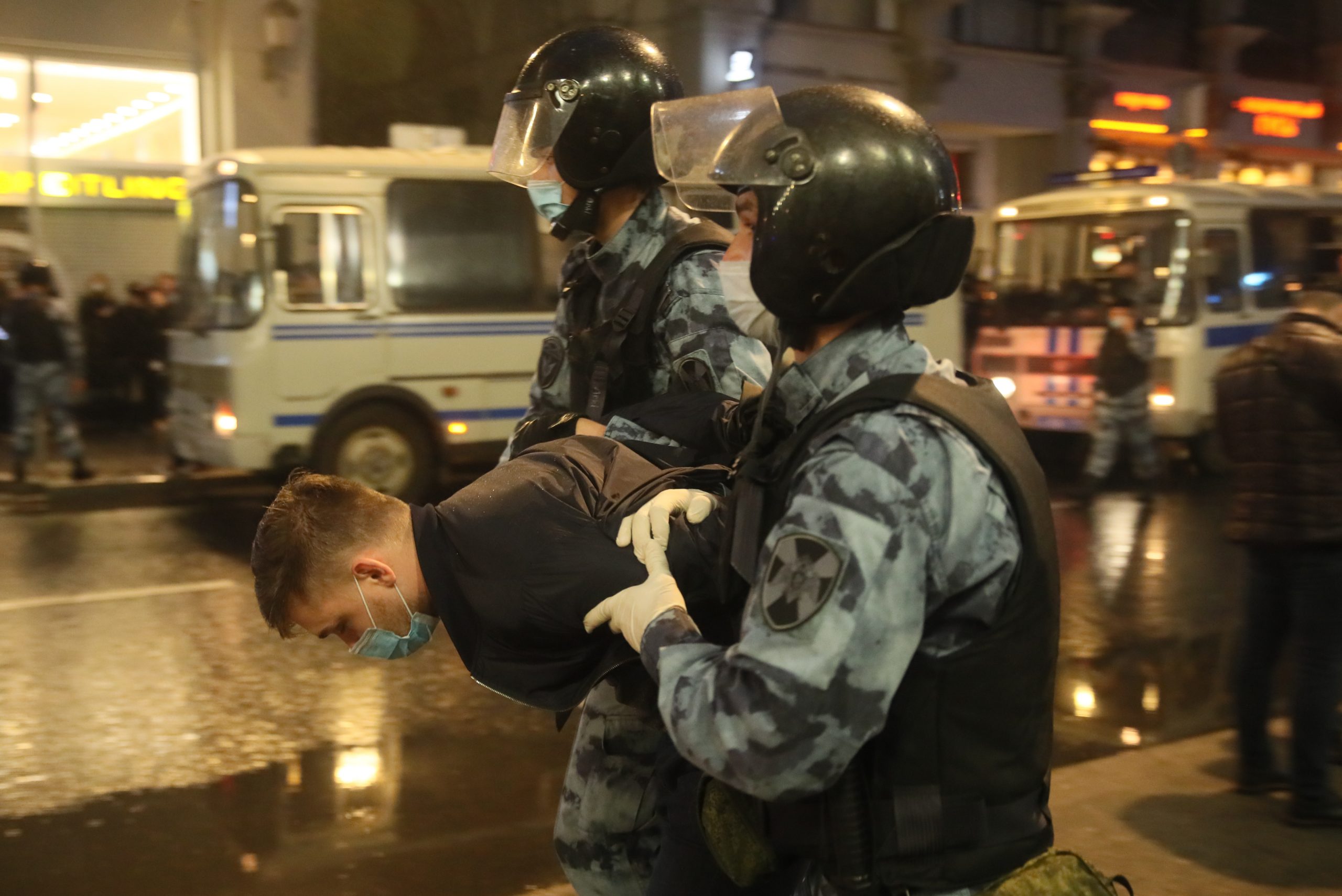 Задержание участника митинга. Фото Vladimir Gerdo/TASS/Scanpix/Leta