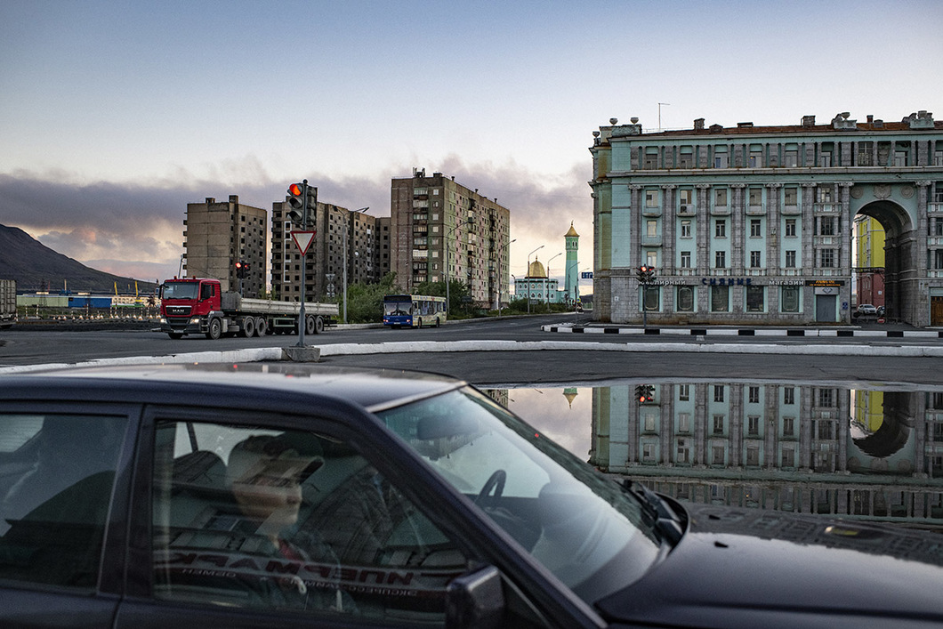 Норильск, начало Ленинского проспекта. 2018 год. Фото Юрия Козырева / «Новая газета»