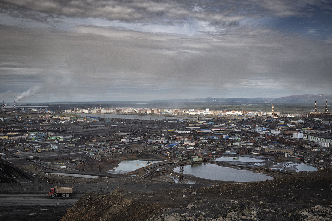Вид с горы Рудной на старый город. Фото Юрия Козырева / «Новая газета»
