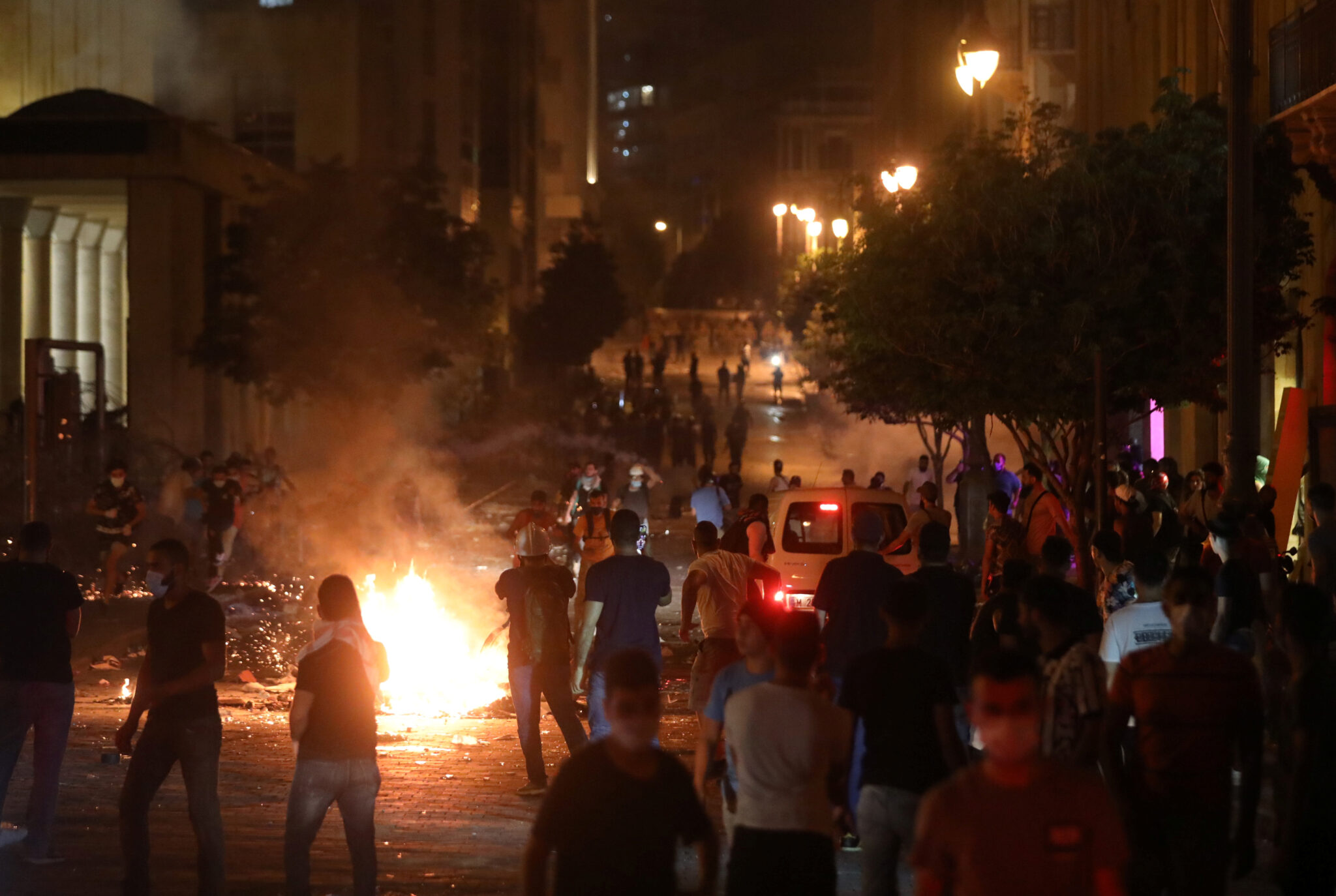 Участники акции протеста в Бейруте. Фото REUTERS/Mohamed Azakir/Scanpix/Leta