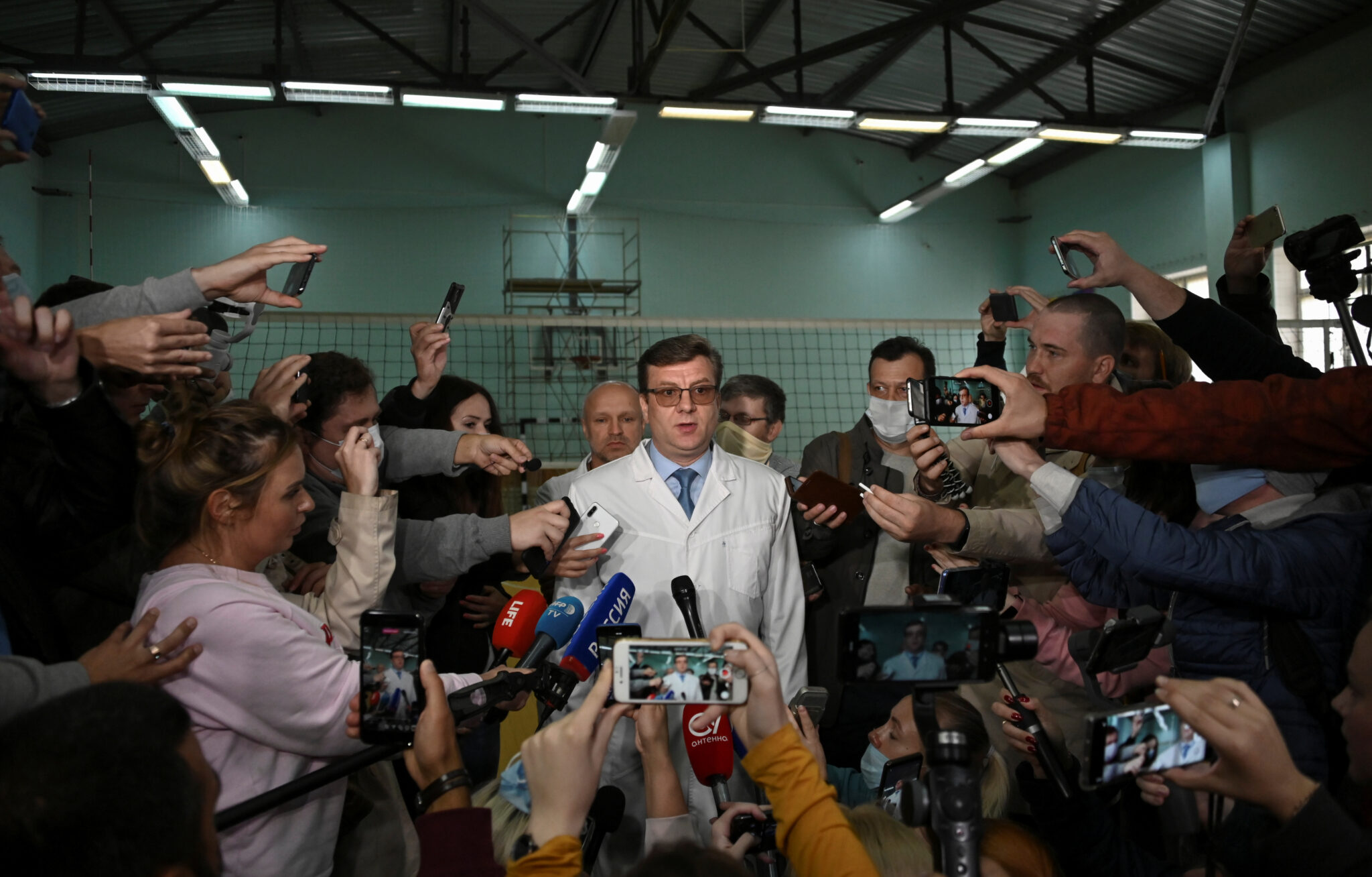 Александр Мураховский делает заявление для прессы. Фото REUTERS/Alexey Malgavko/Scanpix/Leta