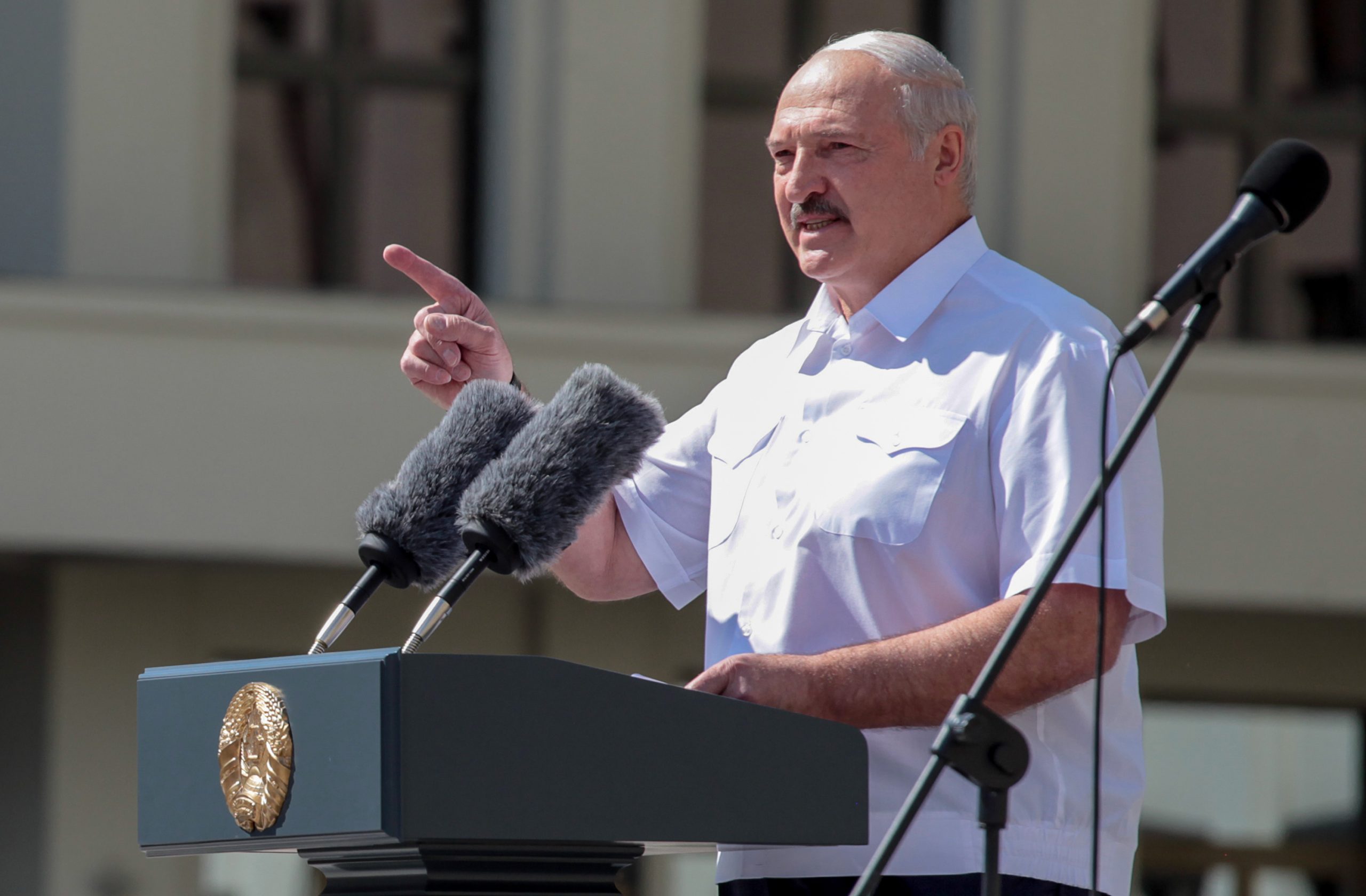 «Дорогие друзья, я позвал вас сюда не для того, чтобы вы меня защитили, хотя не без этого», — сказал Лукашенко собравшимся. Фото Siarhei LESKIEC / AFP/Scanpix/Leta