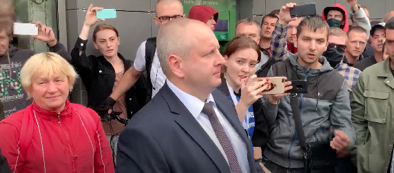 Встреча рабочих БелАЗа с мэром Жодино. Скриншот видео YouTube Euroradio Live