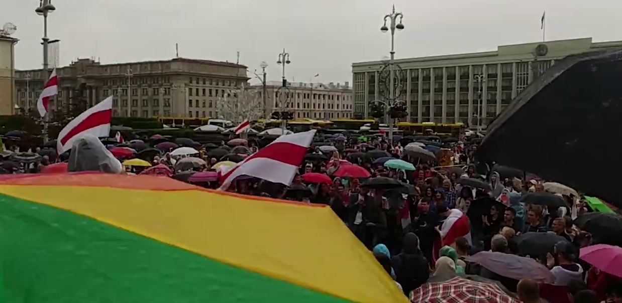 Акция протеста в честь неофициального днянезависимости в Минске. Скриншот видео Tut.by