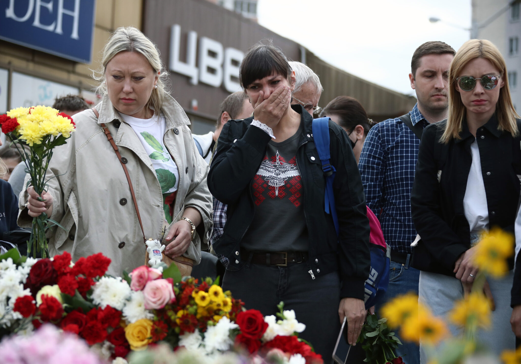 Люди на акции памяти погибшего протестующего Александра Тарайковского. Фото Valery Sharifulin/TASS/Scanpix/Leta