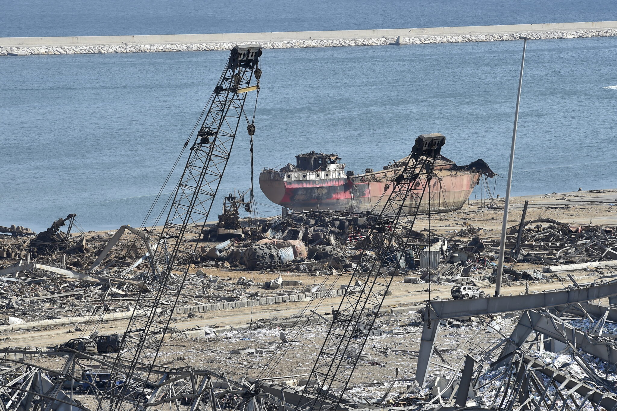 Последствия взрыва в порту Бейрута. Фото WAEL HAMZEH/EPA/Scanpix/Leta