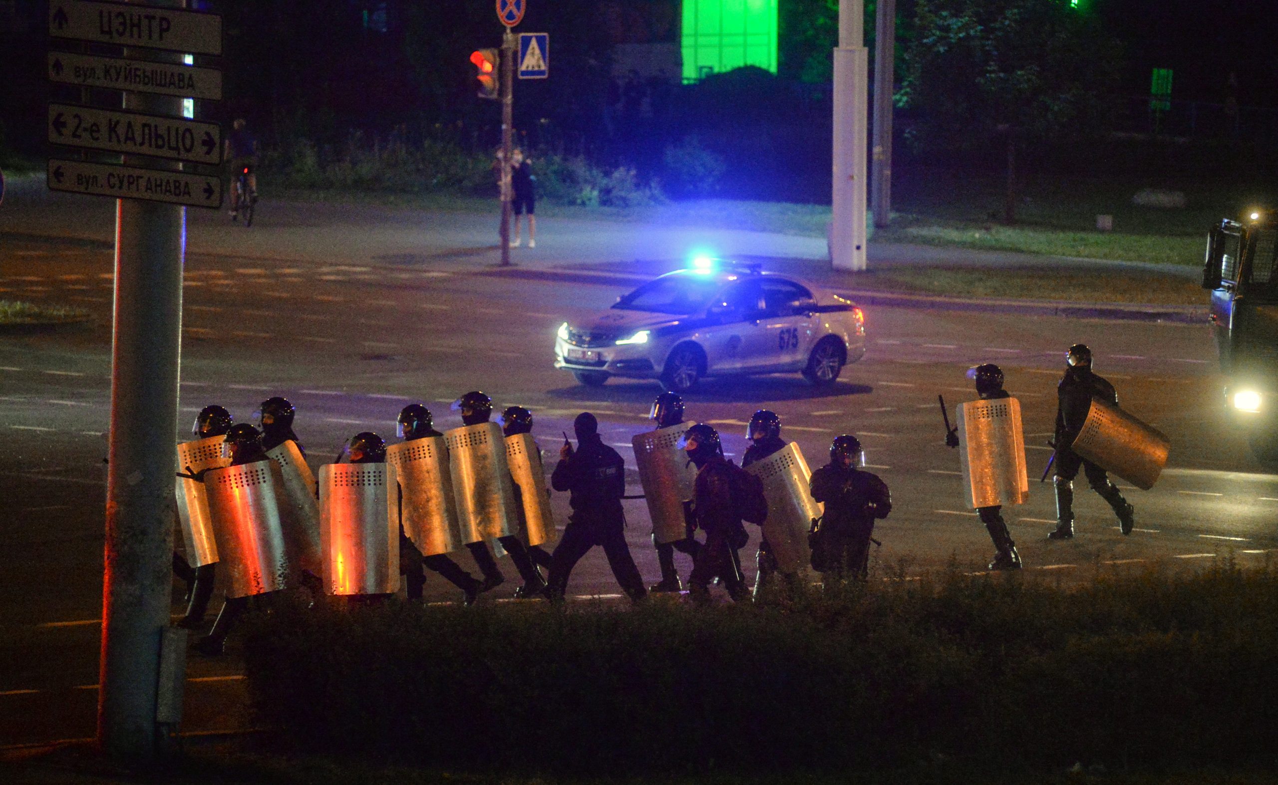 Протесты в Минске в ночь на 12 августа 2020-го года. Фото YAUHEN YERCHAK/EPA/Scanpix/Leta
