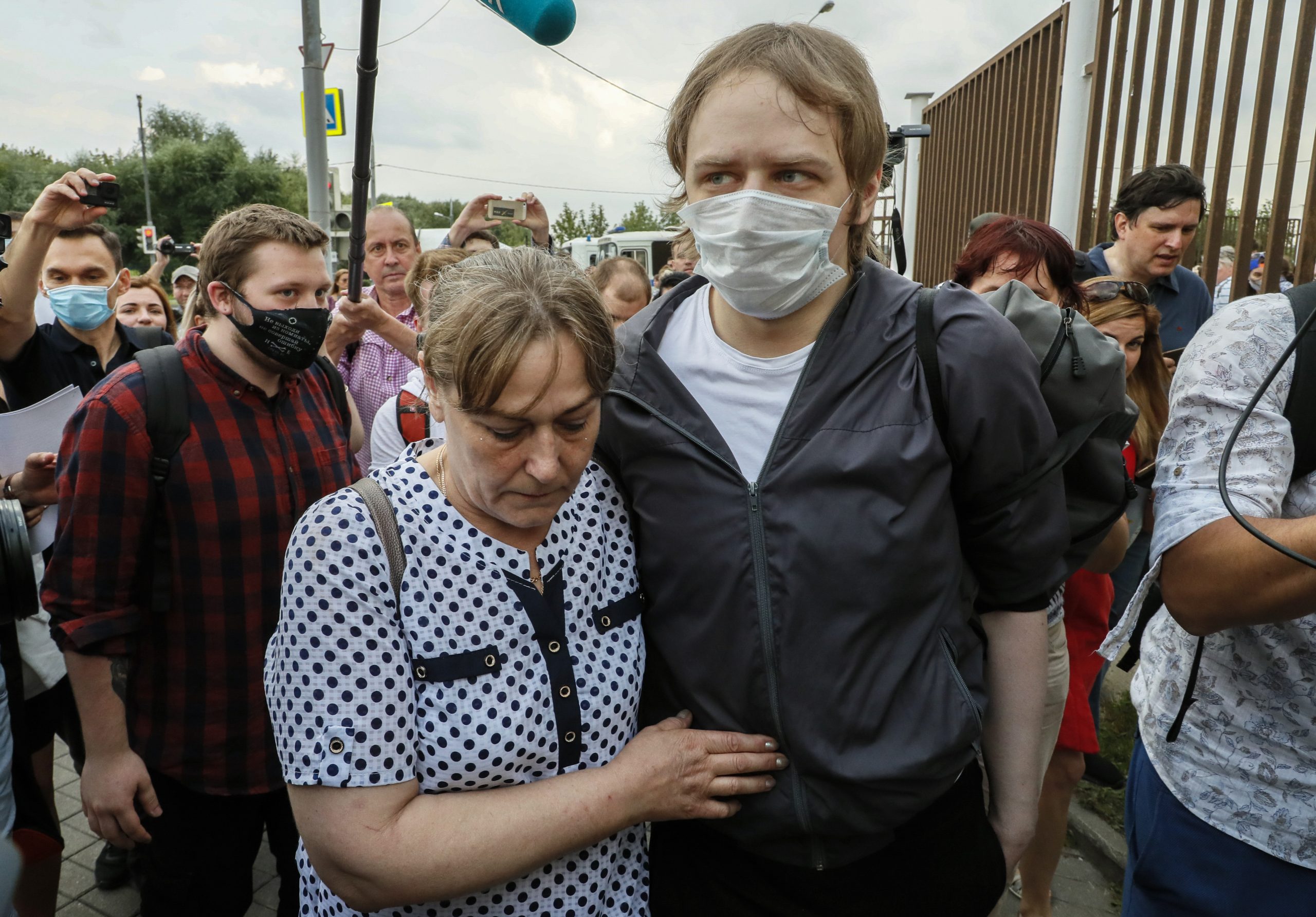 Освобожденный Дмитрий Полетаев. Фото Pavel Golovkin/AP Photo/Scanpix/Leta