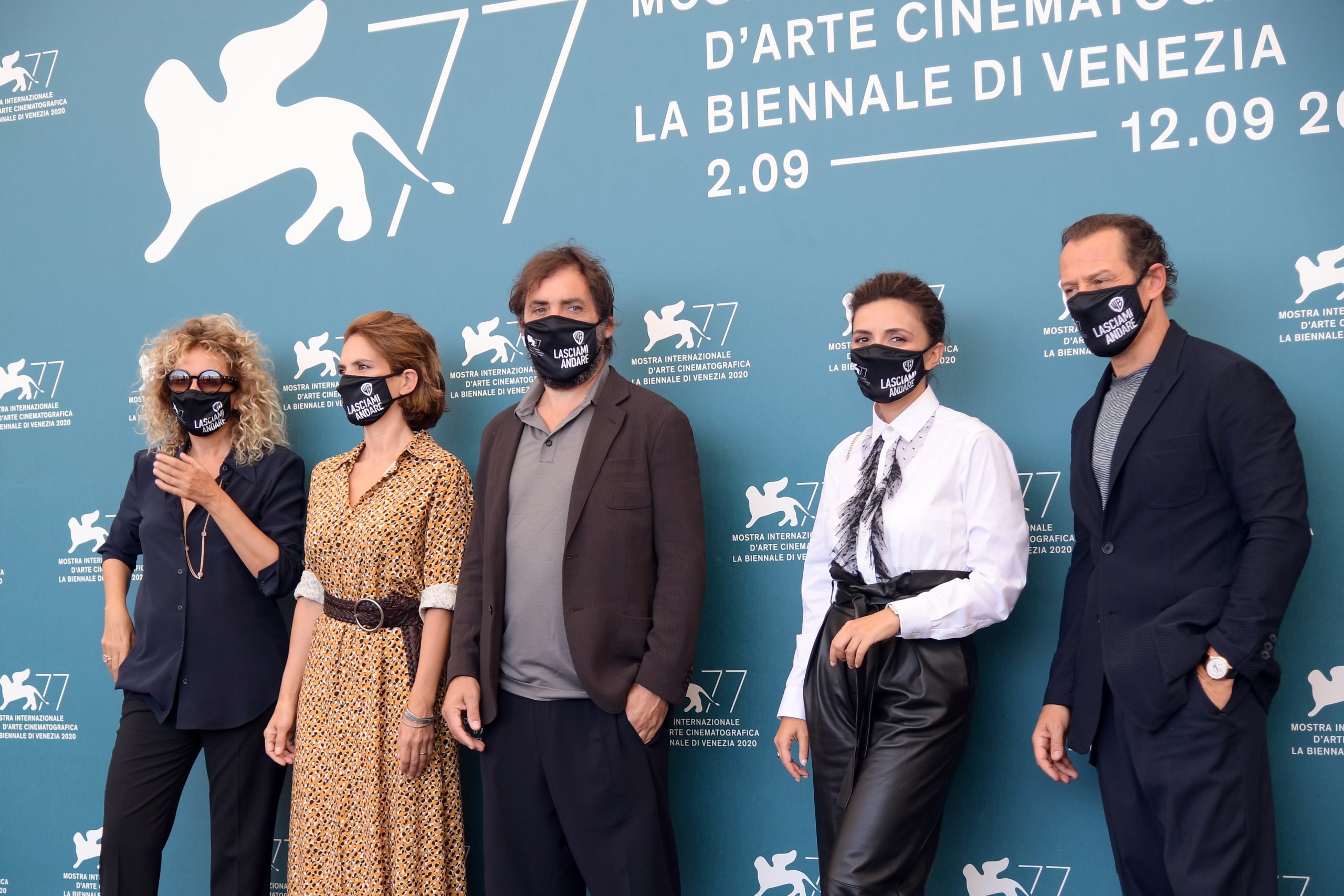 Многие гости фестиваля даже позировали в масках. Фото Gian Mattia D'Alberto/LaPresse via ZUMA Press/Scanpix/Leta 