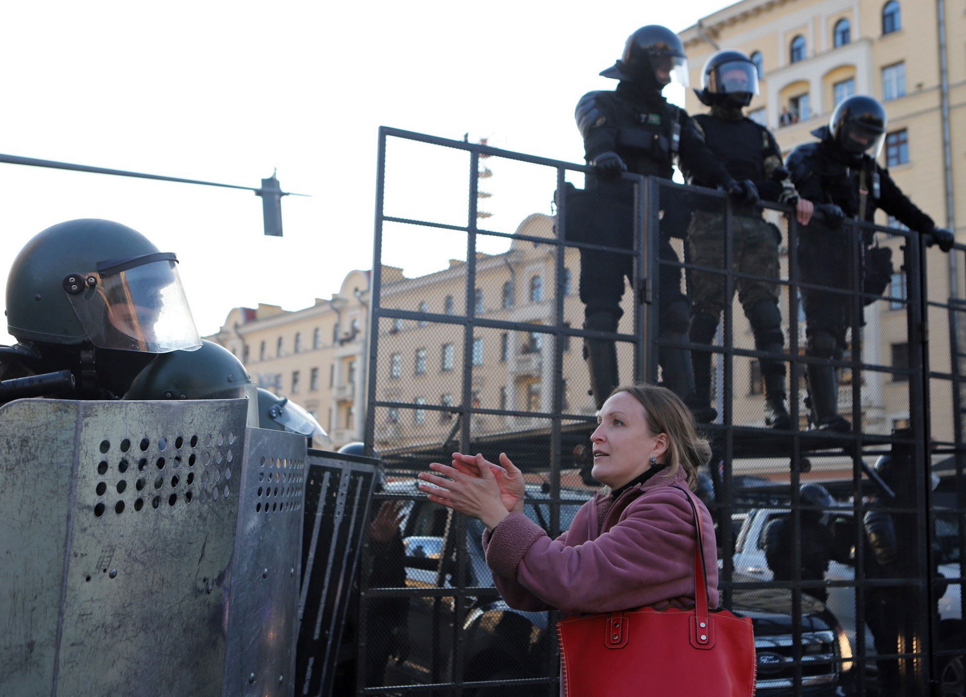 Люди не боялись обращаться к силовикам. Фото REUTERS/Stringer /Scanpix/Leta