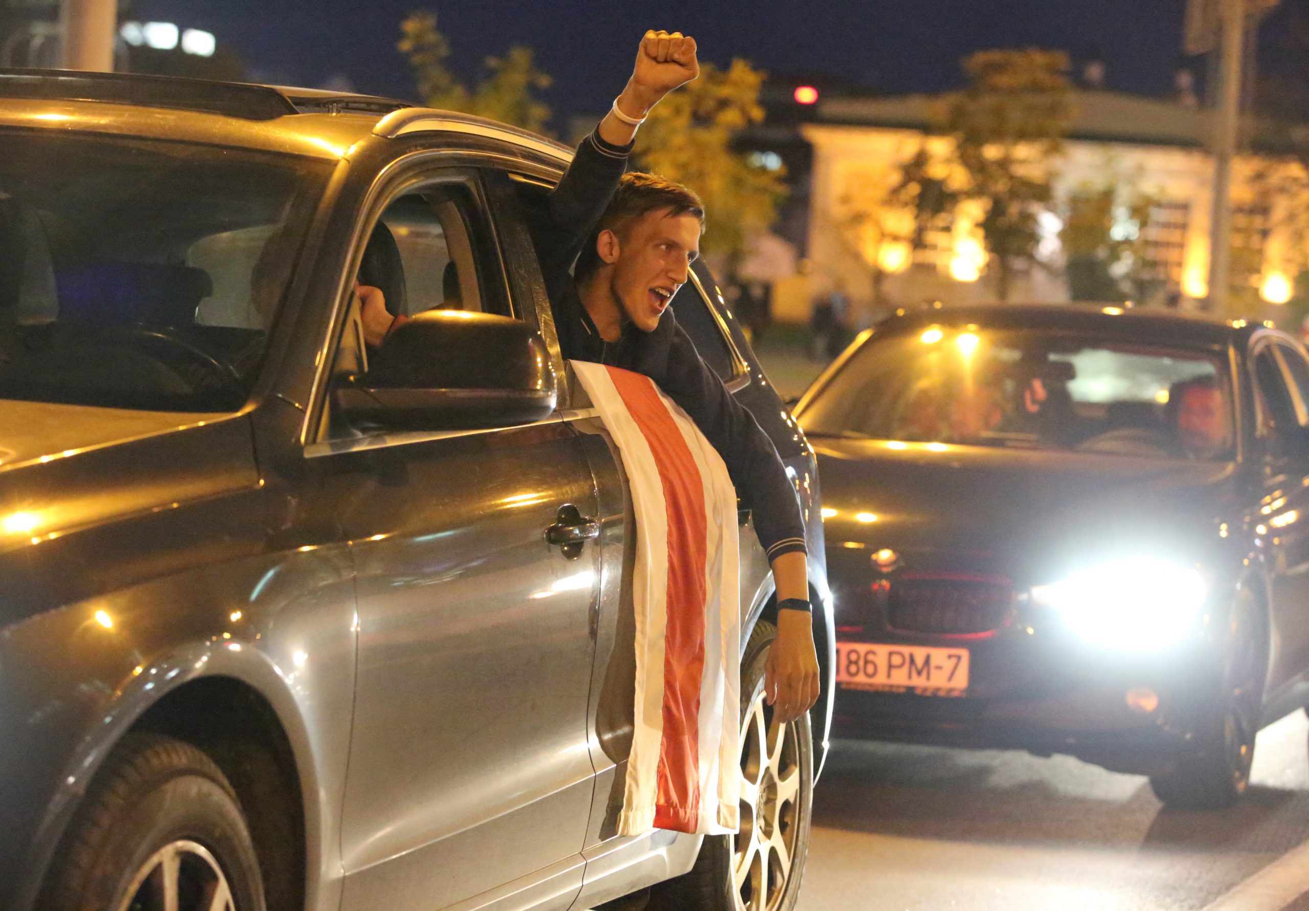 Водители выражали солидарность с протестующими-переходами. Tut.By via REUTERS/Scanpix/Leta