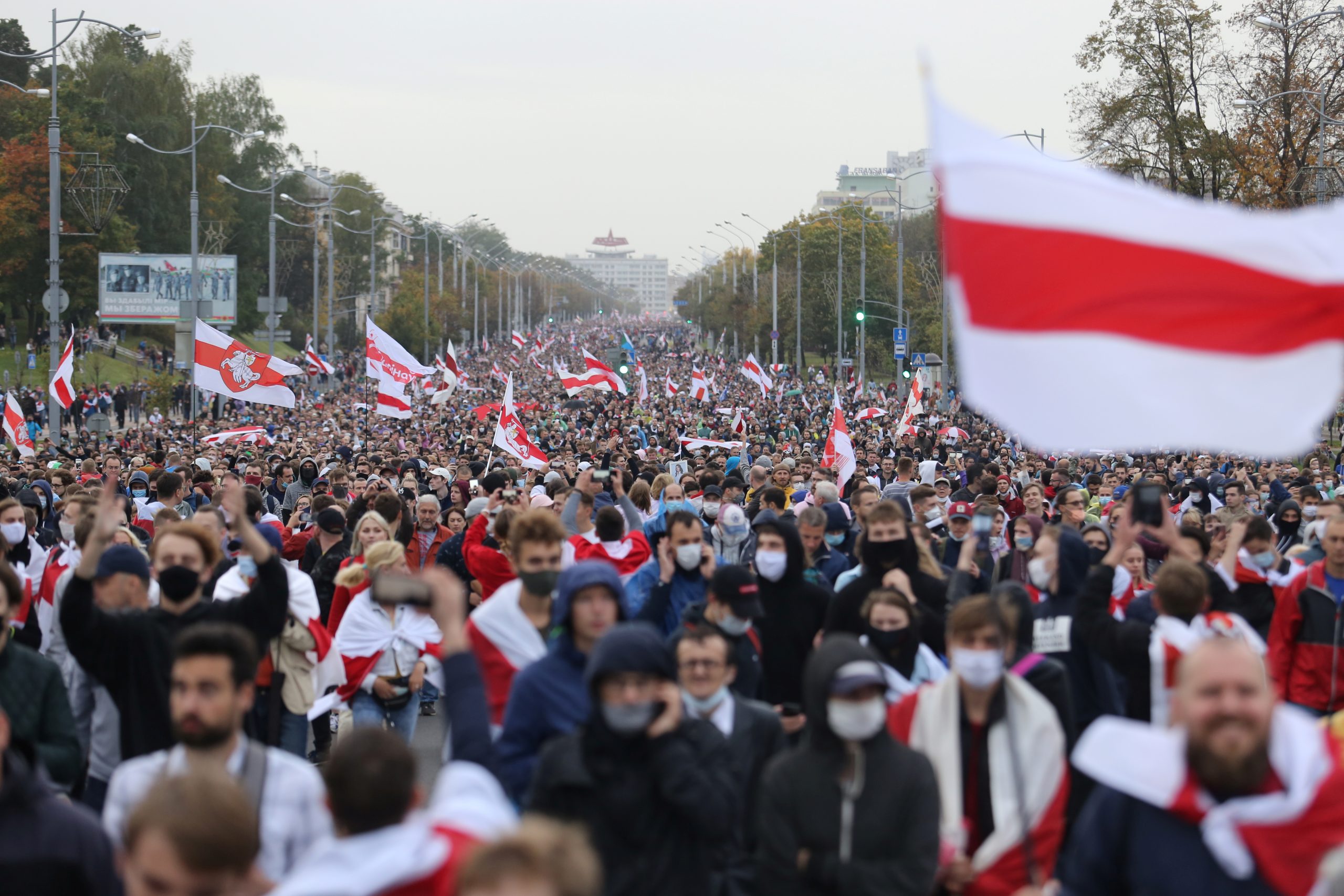 Десятки тысяч жителей Минска вышли на уже 50-ю по счету акцию протеста. Фото Tut.By via REUTERS/Stringer/Scanpix/Leta
