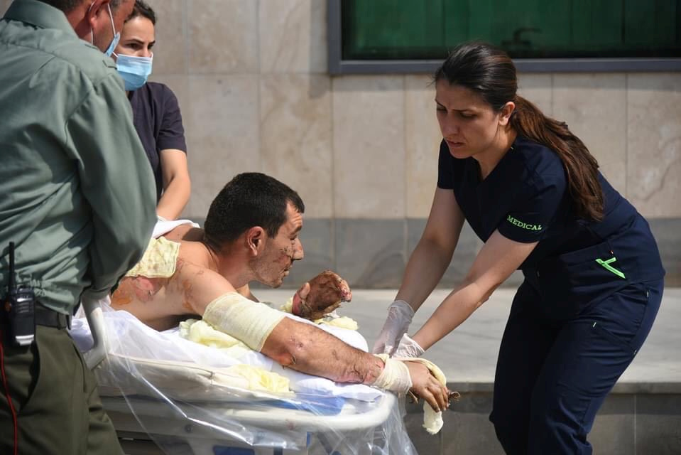 По данным армянских властей, на фото – раненый мирный житель. Фото Foreign Ministry of Armenia/Handout via REUTERS/Scanpix/Leta