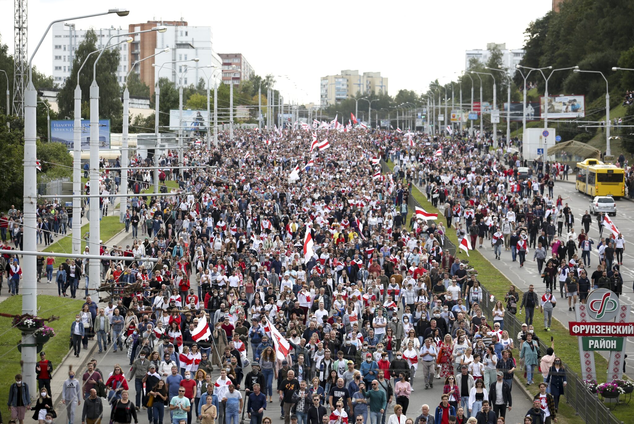 Колонна протестующих в Минске. Фото TUT.by via AP/Scanpix/Leta 