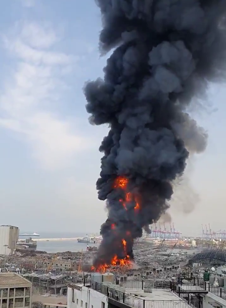 Пожар в Бейруте. Скриншот видео РИА Новости
