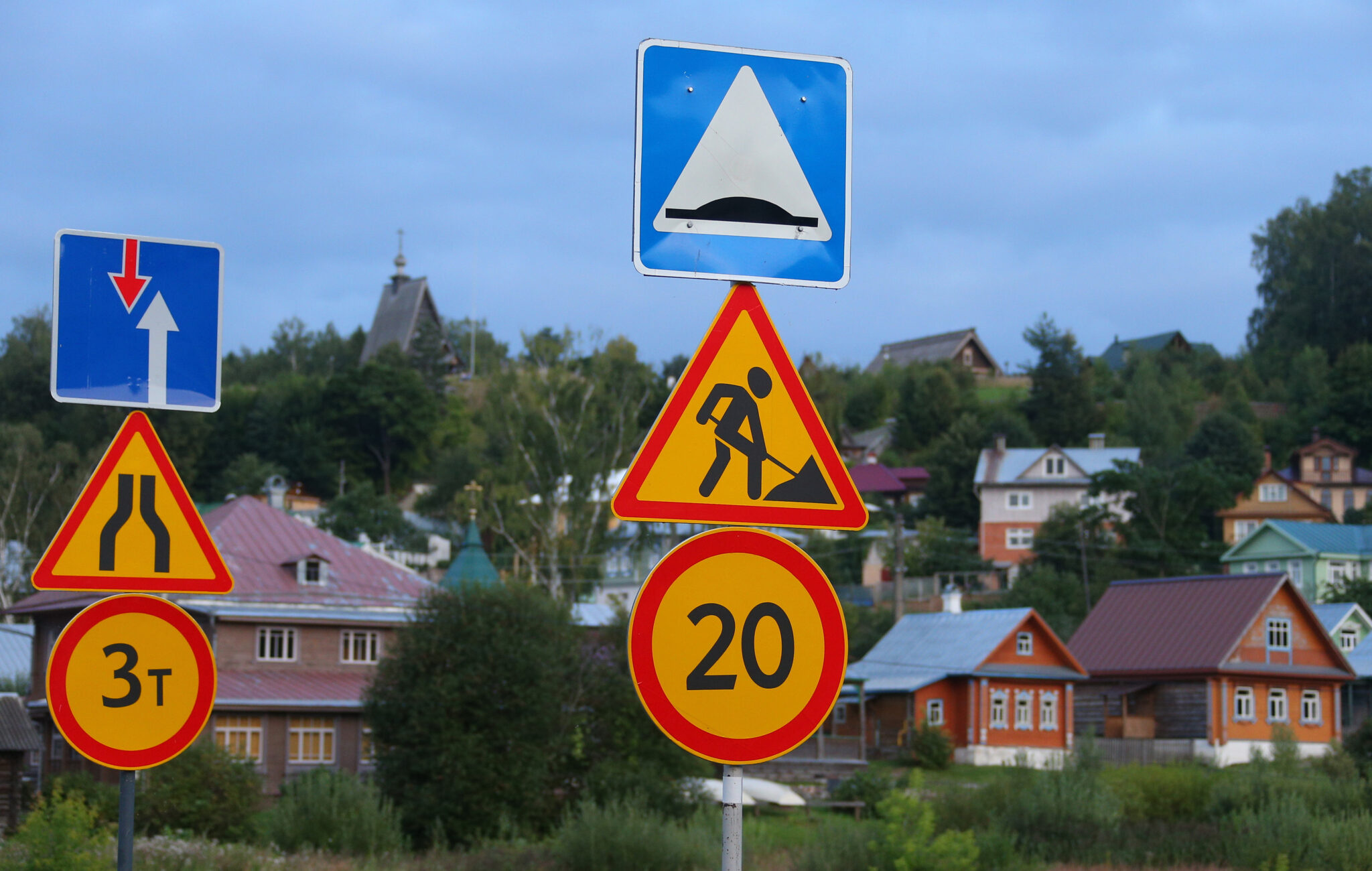 Дорожные знаки. Фото Vladimir Smirnov/TASS/Scanpix/Leta