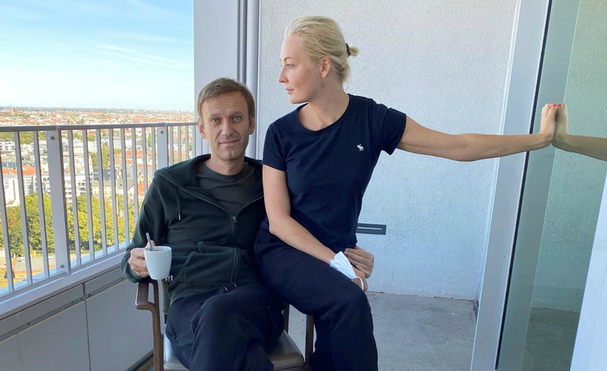 Навальный с женой Юлией в клинике Шарите. Фото Instagram @navalny/Social Media via REUTERS/Scanpix/Leta