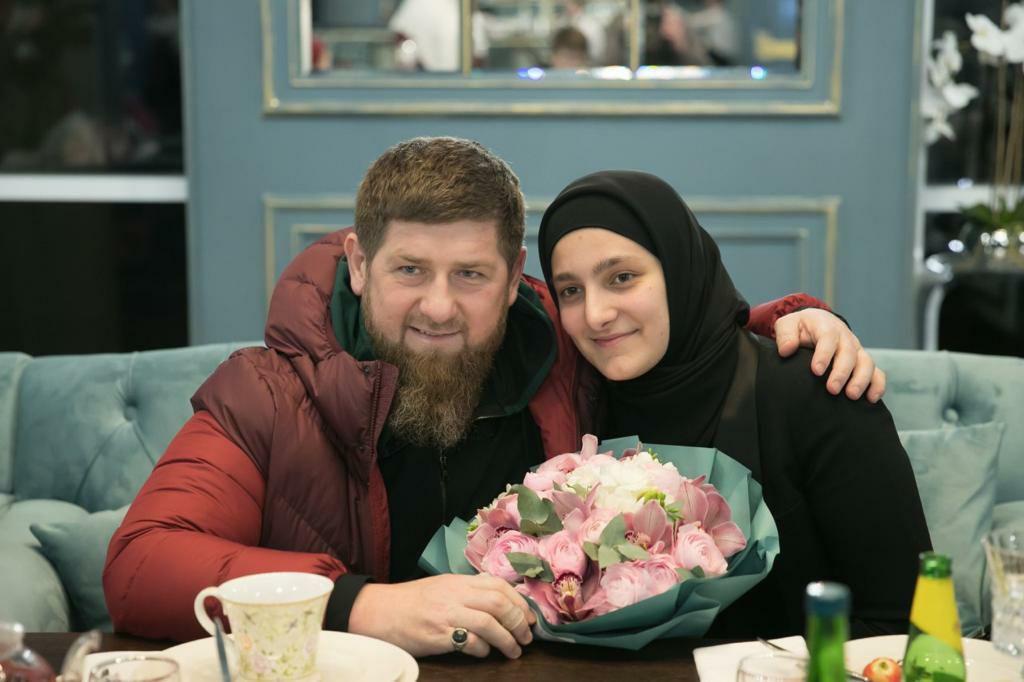Рамзан Кадыров с дочерью. Фото Telegram-канал Кадырова