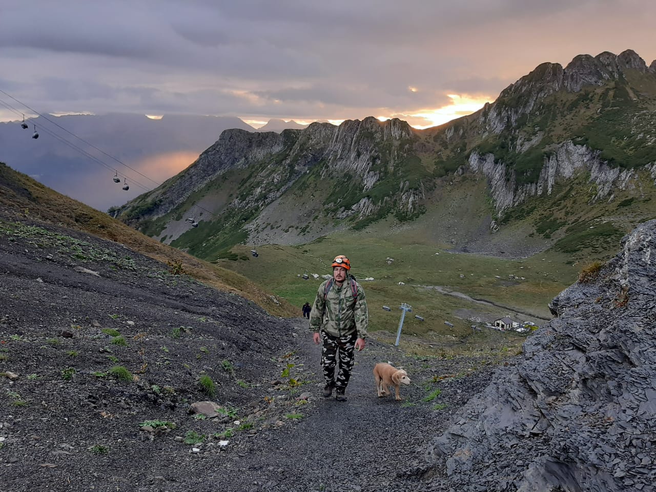 Поисковая операция в горах близ Сочи. Фото группа «ВК» МЧС России по Краснодарскому краю