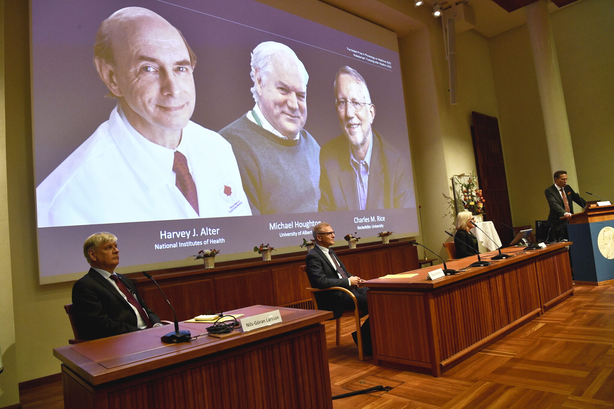 Объявление лауреатов Нобелевской премии по медицине - 2020. Фото EPA/Claudio Bresciani /Scanpix/Leta