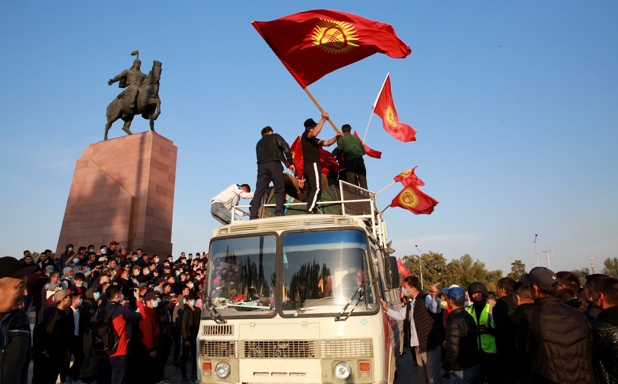 Протесты в Бишкеке. Фото EPA/IGOR KOVALENKO/ Scanpix / Leta