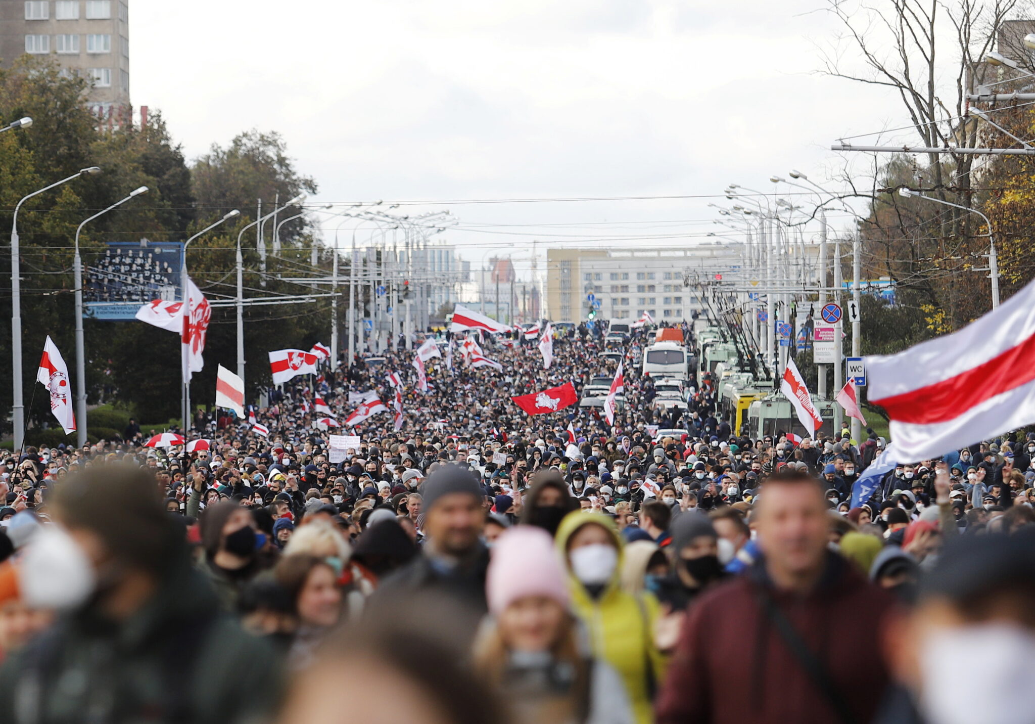 «Партизанский марш» 18 октября. Фото REUTERS/Stringer/Scanpix/Leta