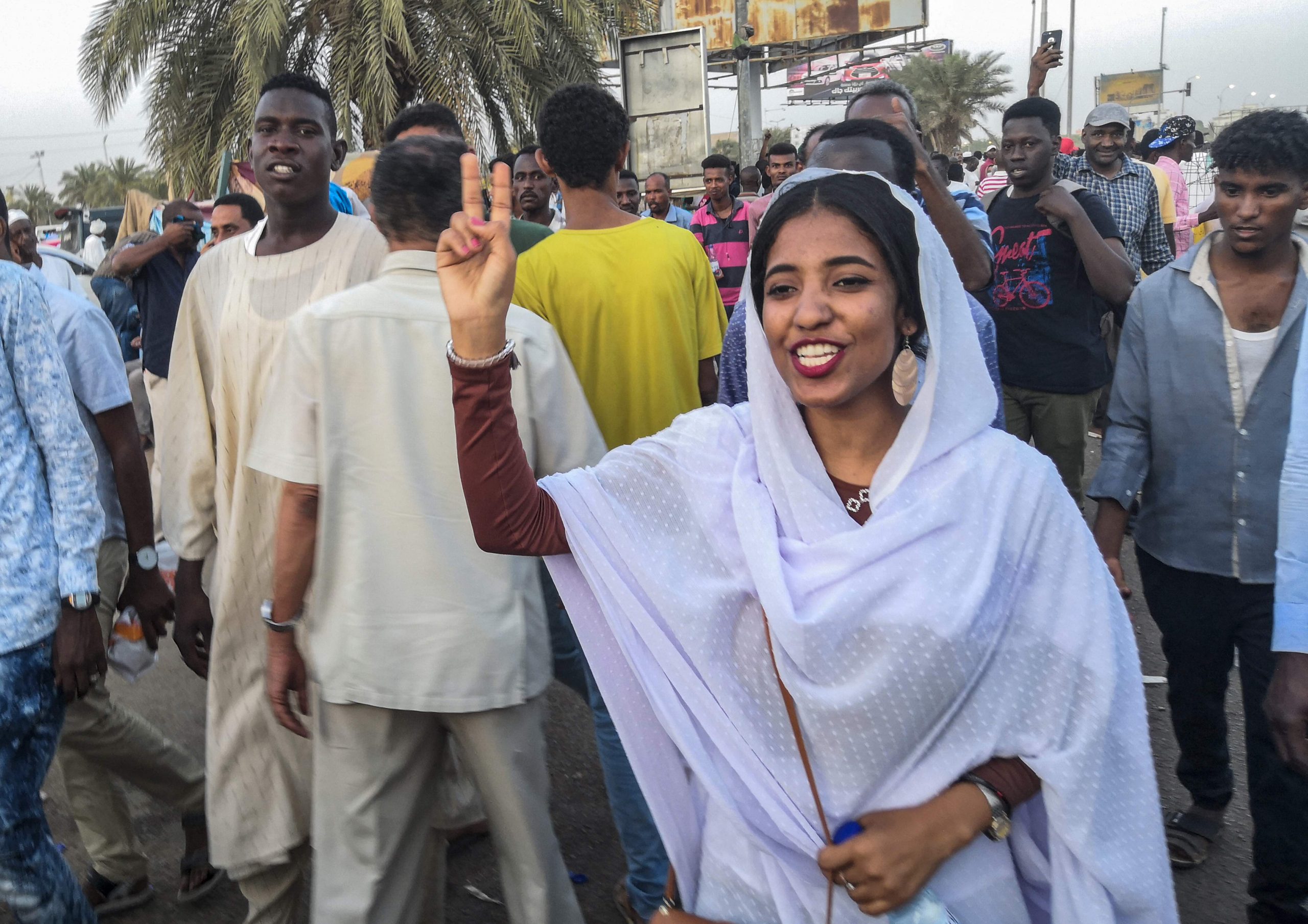Суданская студентка Алаа Салах, ставшая символом протеста. Фото AFP/Scanpix/Leta