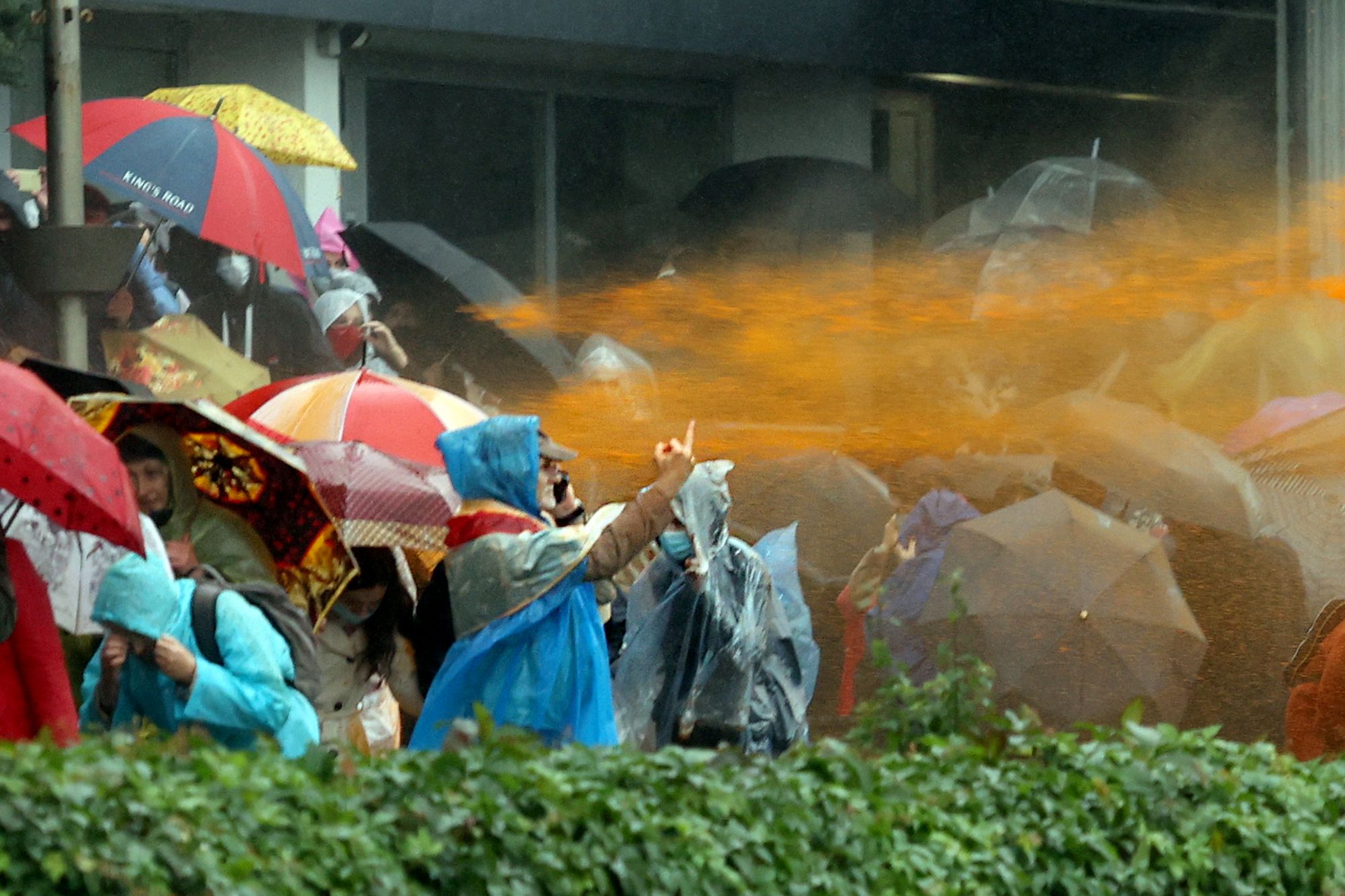 Протестующие в Минске свое отношение к происходящему. Фото Photo by STRINGER / AFP/Scanpix/Leta