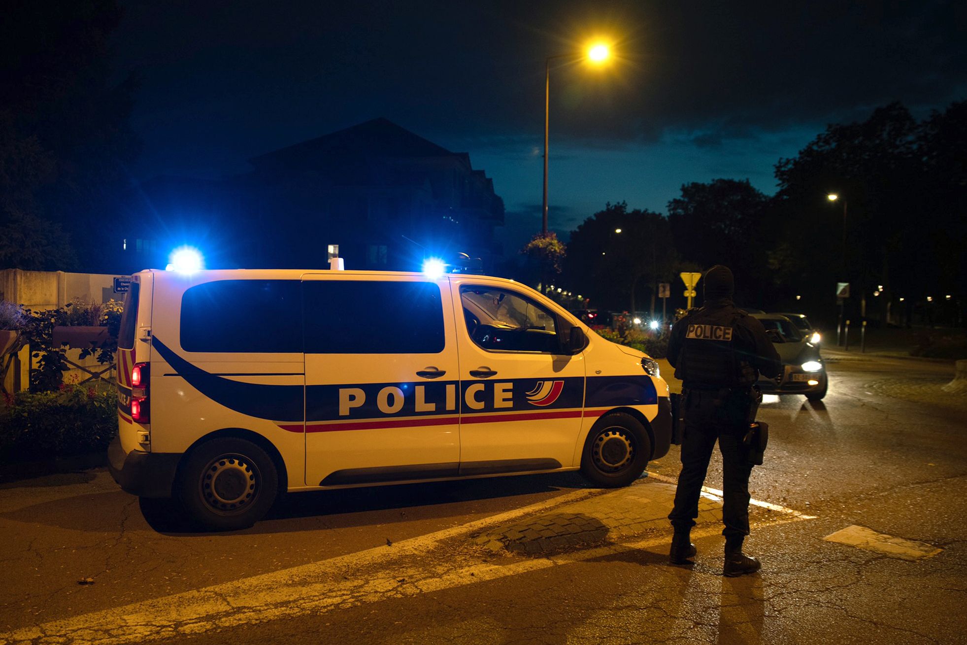 Полиция на месте происшествия в городе Конфлан-Сент-Онорин. Фото ABDULMONAM EASSA / AFP/Scanpix / Leta
