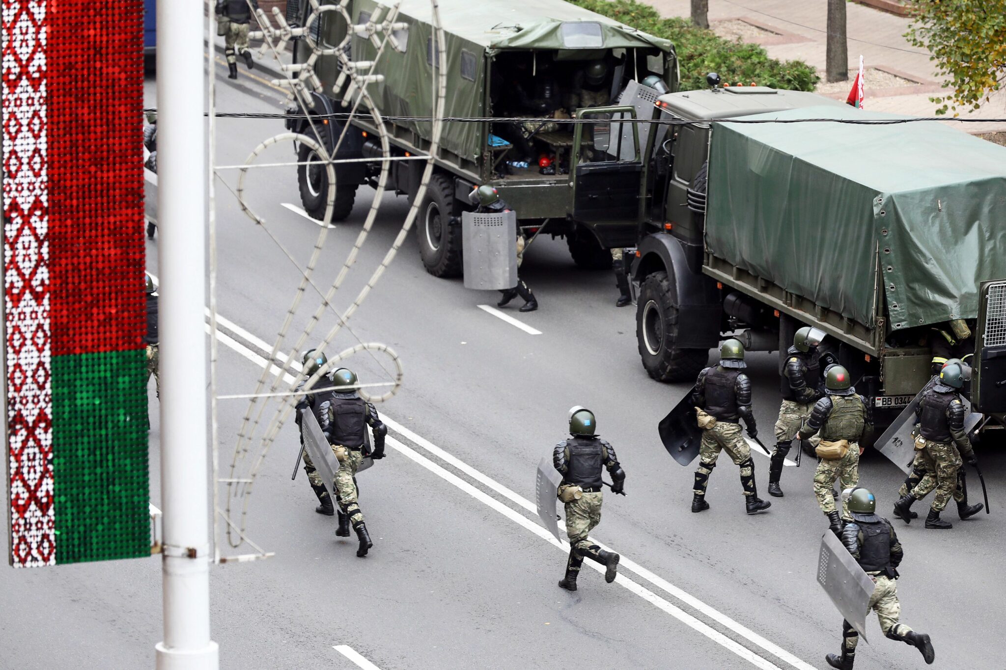 Силовики перед акцией протеста в Минске. Фото AFP/Scanpix/Leta