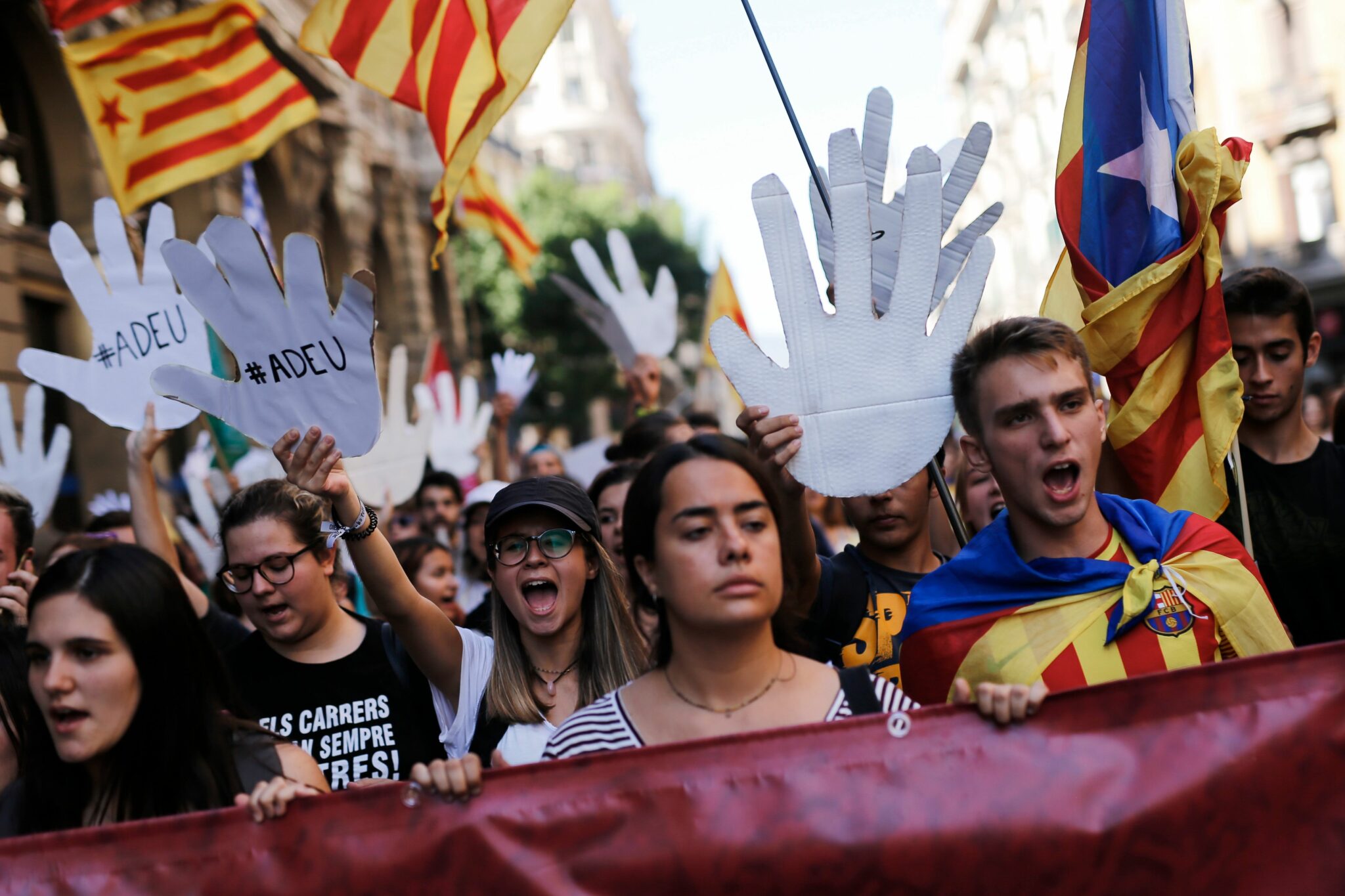 Сторонники независимости Каталонии на улице Барселоны. Фото PAU BARRENA / TASS / Scanpix / Leta