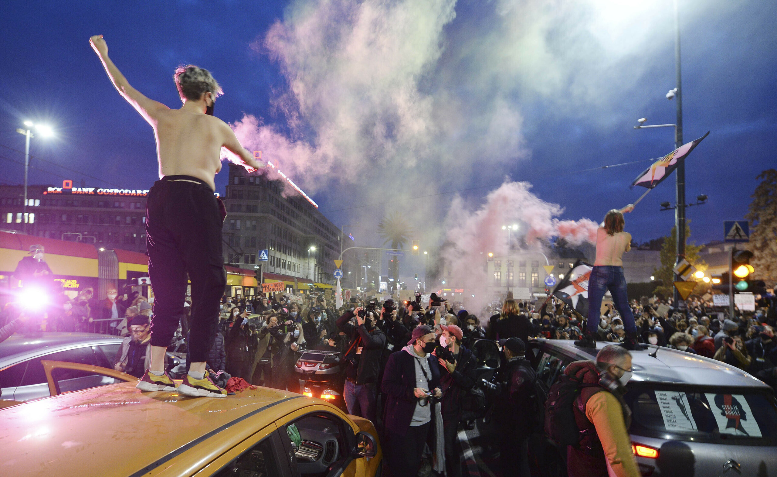 Пеоекрытие дрог в Варшаве. Фото AP Photo/Czarek Sokolowski/Scanpix/Leta