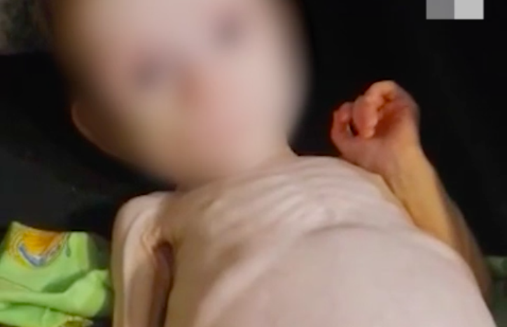 Девочка, которую мать прятала в шкафу. Скриншот видео E1.ru